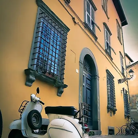 De' Maestri - Historic Centre - Prestigious Attic With A Brand New Elevator! * Lucques